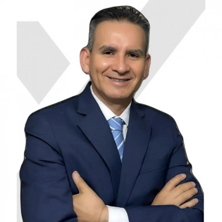 RIGO LOAYZA Logo